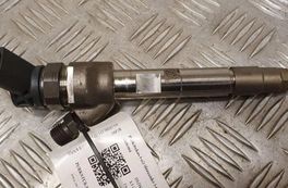 BMW X4 F26 (2014-2018) Palivový vstrekovač 0445110743 31577945