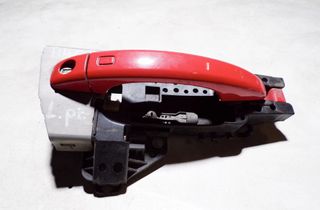 AUDI A4 B8/8K (2011-2016) Pravé predné dvere vonkajšia kľučka 8T2837886B 17588456