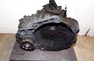 VOLKSWAGEN Passat B7 (2010-2015) Prevodovka NFU 17794152