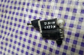 KIA Cee'd 1 generation (2007-2012) Motor nádrže na umývanie E13021168 17478621