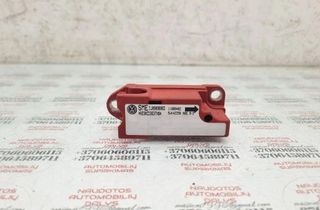 VOLKSWAGEN Bora 1 generation (1998-2005) Pravý predný senzor nárazu 1J0909606D 31441951