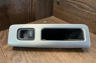 VOLVO S40 2 generation (2004-2012) Кнопка стеклоподъемника задней правой двери 8663819,30658449 27336461