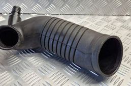 VOLKSWAGEN Passat B5 (1996-2005) Другие трубы 8D0129615K 31102850