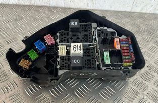 PORSCHE Cayenne 958 (2010-2018) Poistková skrinka 7L0937615 31832389