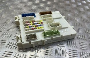 FORD Kuga 2 generation (2013-2020) Pojistková skrinka DV6T14A073FE 31838997