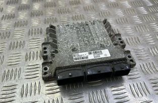 RENAULT Scenic 3 generation (2009-2015) Riadiaca jednotka motora 237104832R 31839592