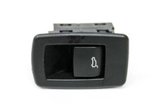 BMW X1 F48/F49 (2015-2023) Кнопка открывания задней крышки 9299447 28038217