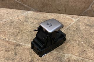 MERCEDES-BENZ C-Class W205/S205/C205 (2014-2023) Tlačidlo ručnej brzdy A2059056603 32864618