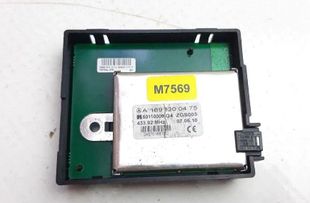MERCEDES-BENZ A-Class W169 (2004-2012) Zosilňovač antény na kufri M7569,1698200475 31909589