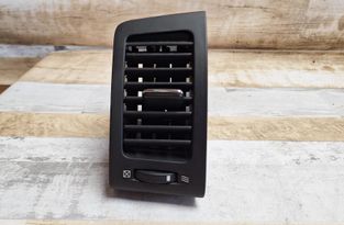 TOYOTA Corolla Verso 1 generation (2001-2009) Mriežka prívodu vzduchu do kabíny 5565013020 31692737