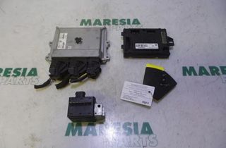 RENAULT Clio 4 generation (2012-2020) Riadiaca jednotka motora 237105499R,237107175R,V29072784A,161001714,284B16257R,284B11723R,284B10447R 27755202