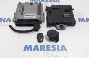 RENAULT Kangoo 2 generation (2007-2021) Riadiaca jednotka motora 28113349,8200405701,284B15323R,237104376R,0281030899,55722,2455874,8201112294,284B12926R 27757511