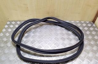 AUDI A5 8T (2007-2016) Резиновый уплотнитель крышки багажника 26107664