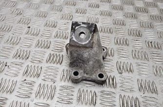 AUDI A6 C6/4F (2004-2011) Držiak motora na ľavej strane 4F0199307AA 26144710