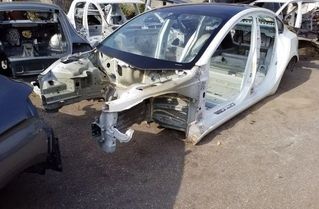 TESLA Model 3 1 generation (2017-2024) Ľavá predná štvrtina 26208108