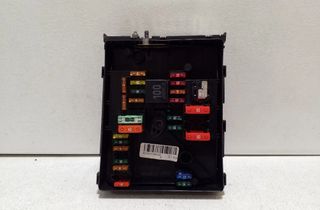 AUDI Q3 8U (2011-2020) Poistková skrinka 1K0937125D,1K0937629A 33090668