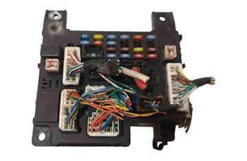 MITSUBISHI Outlander 2 generation (2005-2013) Poistková skrinka L8637001A,519087548,8637A313 32578794