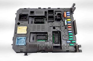 PEUGEOT 5008 1 generation (2009-2016) Poistková skrinka 28119759-5,28116487-2 25158295