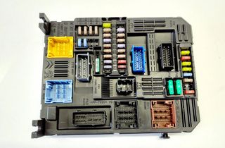 OPEL Crossland X 1 generation (2017-2023) Poistková skrinka 9819851280 30745343