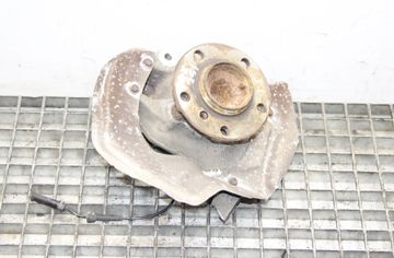 BMW 3 Series F30/F31 (2011-2020) Front Left Wheel Hub 18115754