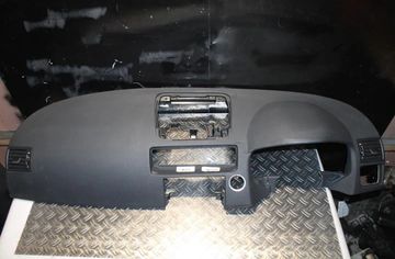 VOLVO C70 2 generation (2005-2013) Prístrojová doska 39889272 32950745