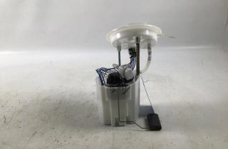 BMW 1 Series F40 (2019-2024) Palivové čerpadlo 7300472 21341345