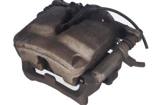 MERCEDES-BENZ C-Class W205/S205/C205 (2014-2023) Pravý predný strmeň brzdy A2054210281 22944433