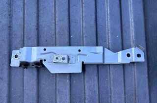 VOLVO S90 2 generation (2016-2023) Dokončenie krídla 31416627,RIGHTFENDERBRACKET 32575762