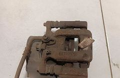 PEUGEOT 308 T9 (2013-2021) Ľavý zadný brzdový strmeň Ae777006 30353805