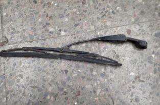 KIA Clarus 1 generation (1996-2001) Zadné okenné stierače na kufor 30130627