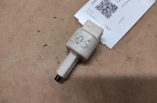 TOYOTA Avensis 2 generation (2002-2009) Senzor brzdového pedálu 2701U5D 27035854