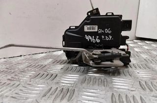 AUDI A4 B8/8K (2011-2016) Pravý predný dverový zámok 8E1837016C 30528180