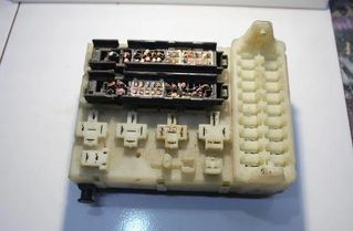 FORD Mondeo 2 generation (1996-2000) Poistková skrinka 93BG14A073EG,PA6GB20GF10 27161095