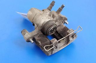 VOLVO V50 1 generation (2003-2012) Ľavý zadný brzdový strmeň 32046843