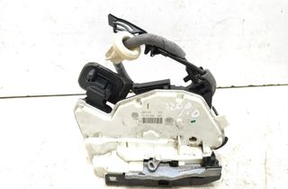 VOLKSWAGEN Golf 8 generation (2019-2023) Pravý predný dverový zámok 5K1837016E 30019521