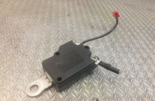 MERCEDES-BENZ S-Class W220 (1998-2005) Zosilňovač antény na kufri 2208201489,a2208201489 12248475