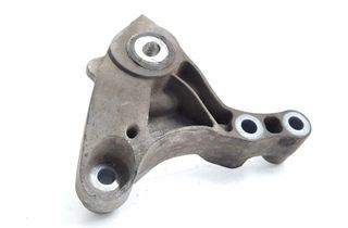 OPEL Astra K (2015-2021) Кронштейн крепления коробки передач 13364130 30576329