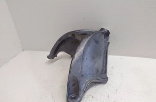 AUDI A4 B9/8W (2015-2024) Кронштейн двигателя левой стороны 8W0199307F 27631992