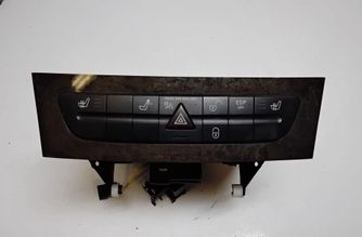 MERCEDES-BENZ CLS-Class C219 (2004-2010) CD menič 28626628