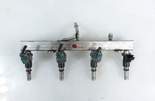 CHEVROLET Aveo T300 (2011-2020) Топливная рейка 25380933,96475741 33105082