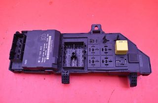 OPEL Vectra 2 generation (1996-2005) Pojistková skrinka 13181984 31554707