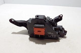 MERCEDES-BENZ GLC X253 (2015-2024) Poistková skrinka A2135403739 25776313