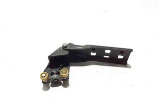 OPEL Vivaro B (2014-2019) Нижний кронштейн раздвижной двери 777650730R 31864009