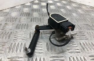 BMW 5 Series F10/F11 (2009-2017) Ľavý predný snímač hladiny 6861351,25916010 22990773