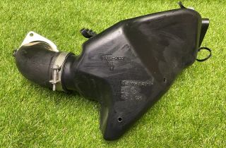 KAWASAKI ZZ-R (2012-present) C6/4F (2004-2011) Черпак воздухозаборника с правой стороны 14073-0100 15355334