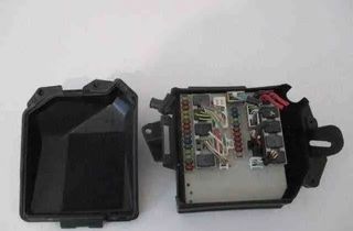 RENAULT Modus 2 generation (2007-2012) Fuse box 233293D,2967,4K18 32467933