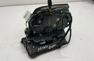 MINI Countryman 2 generation (F60) (2016-2024) Ľavý predný zámok dverí 7281936 22175023