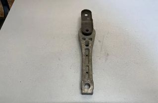 VOLKSWAGEN Passat Variant 1 generation (2010-2024) Držiak na montáž prevodovky 1K0199855 22190016