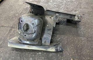 MERCEDES-BENZ C-Class W204/S204/C204 (2004-2015) Pravé predné nohy šasi 22207570