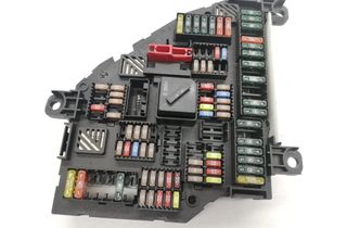 BMW 5 Series Gran Turismo F07 (2010-2017) Poistková skrinka 9210857 14504880